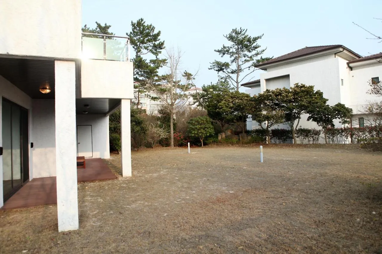Jeju Raon Private Town Hotel 0*,